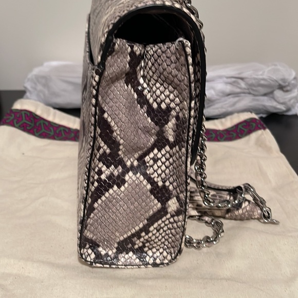 Tory Burch Fleming Snakeskin Embossed Leather convertible shoulder bag - Picture 5 of 7